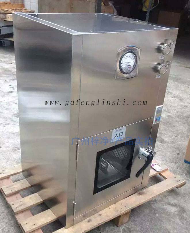 层流传递窗在生物制药、精密电子等高洁净度要求的生产环境中扮演着至关重要。 层流传递窗紧急停止设置的详细介绍